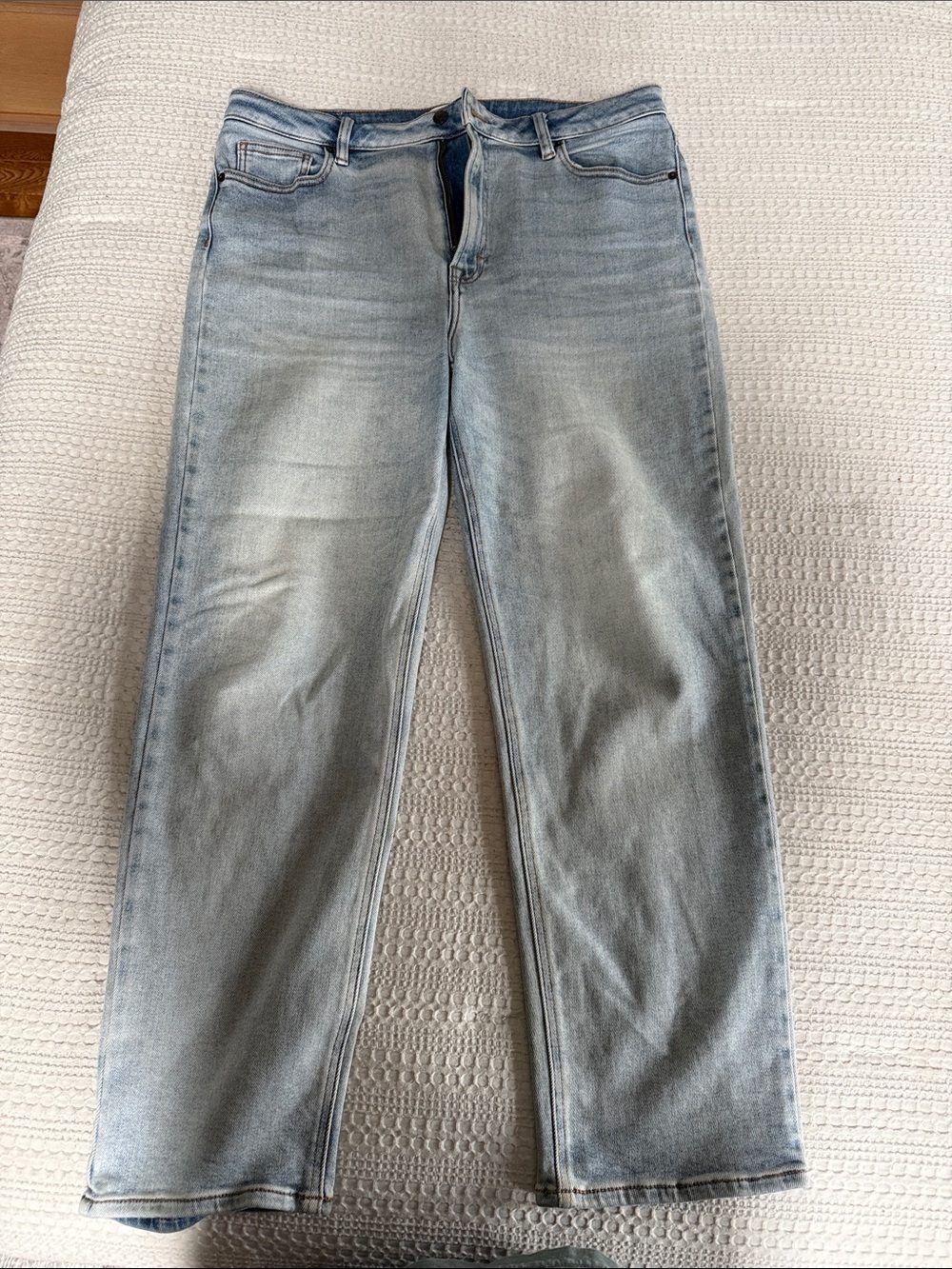 Carly Jean Los Angeles Women's Straight Jeans in Light Blue Wash